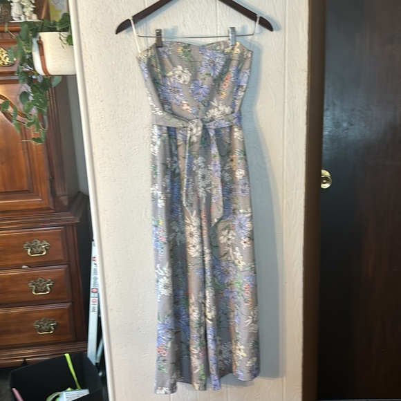 Strapless Floral Jumpsuit - Picture 3 of 5